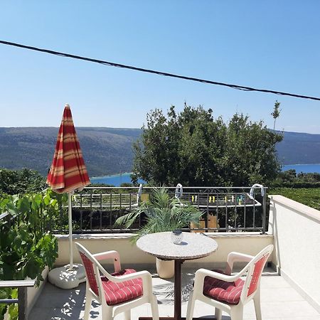 Accommodation Lily Vrana  Bagian luar foto