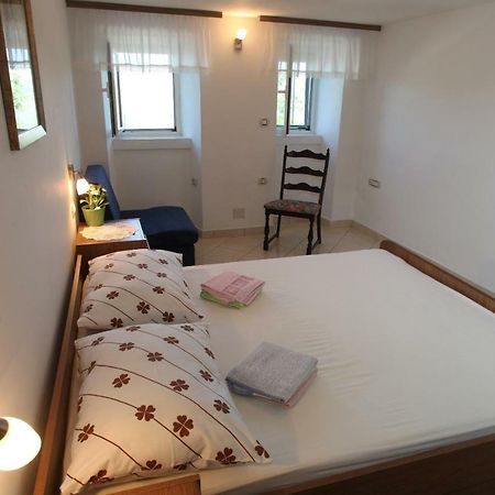 Accommodation Lily Vrana  Bagian luar foto