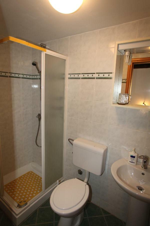 Accommodation Lily Vrana  Bagian luar foto
