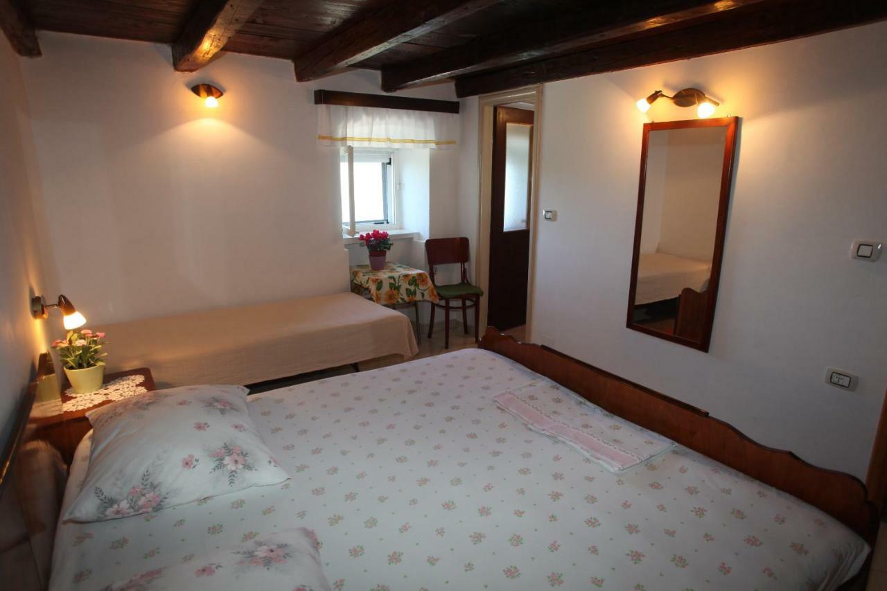 Accommodation Lily Vrana  Bagian luar foto
