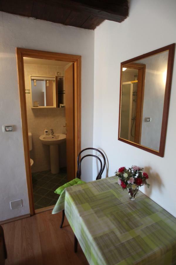 Accommodation Lily Vrana  Bagian luar foto